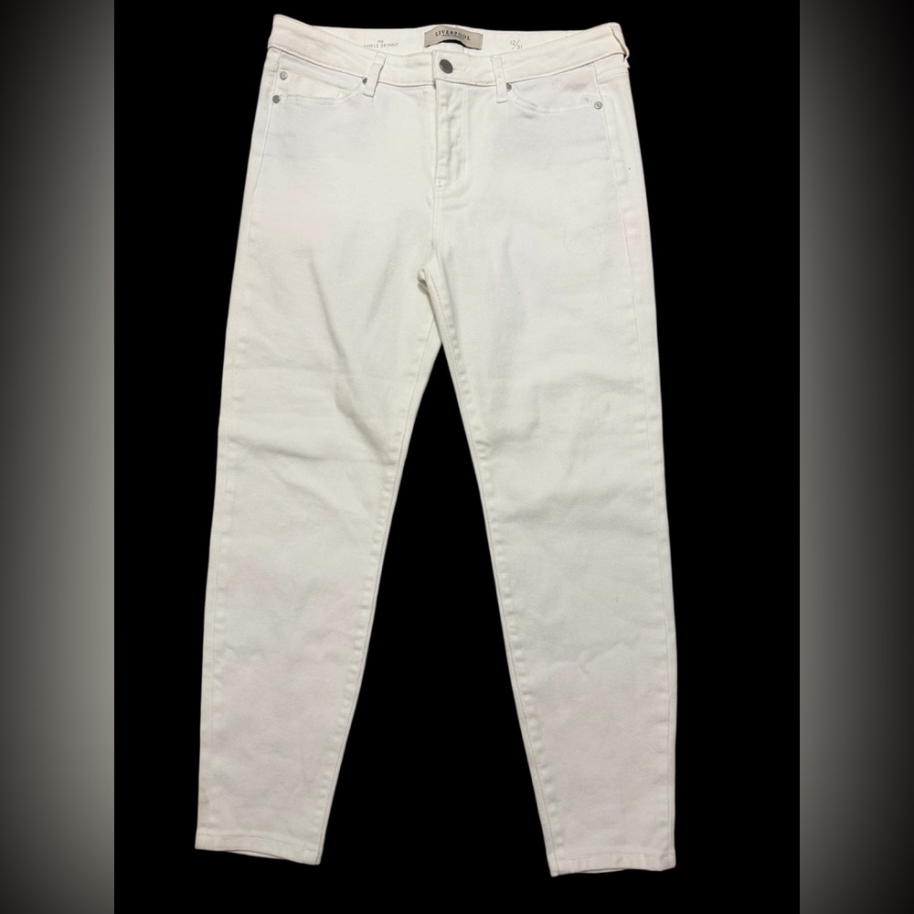 Liverpool jeans company Women’s white ankle skinny jeans size 12! EUC! Cute!